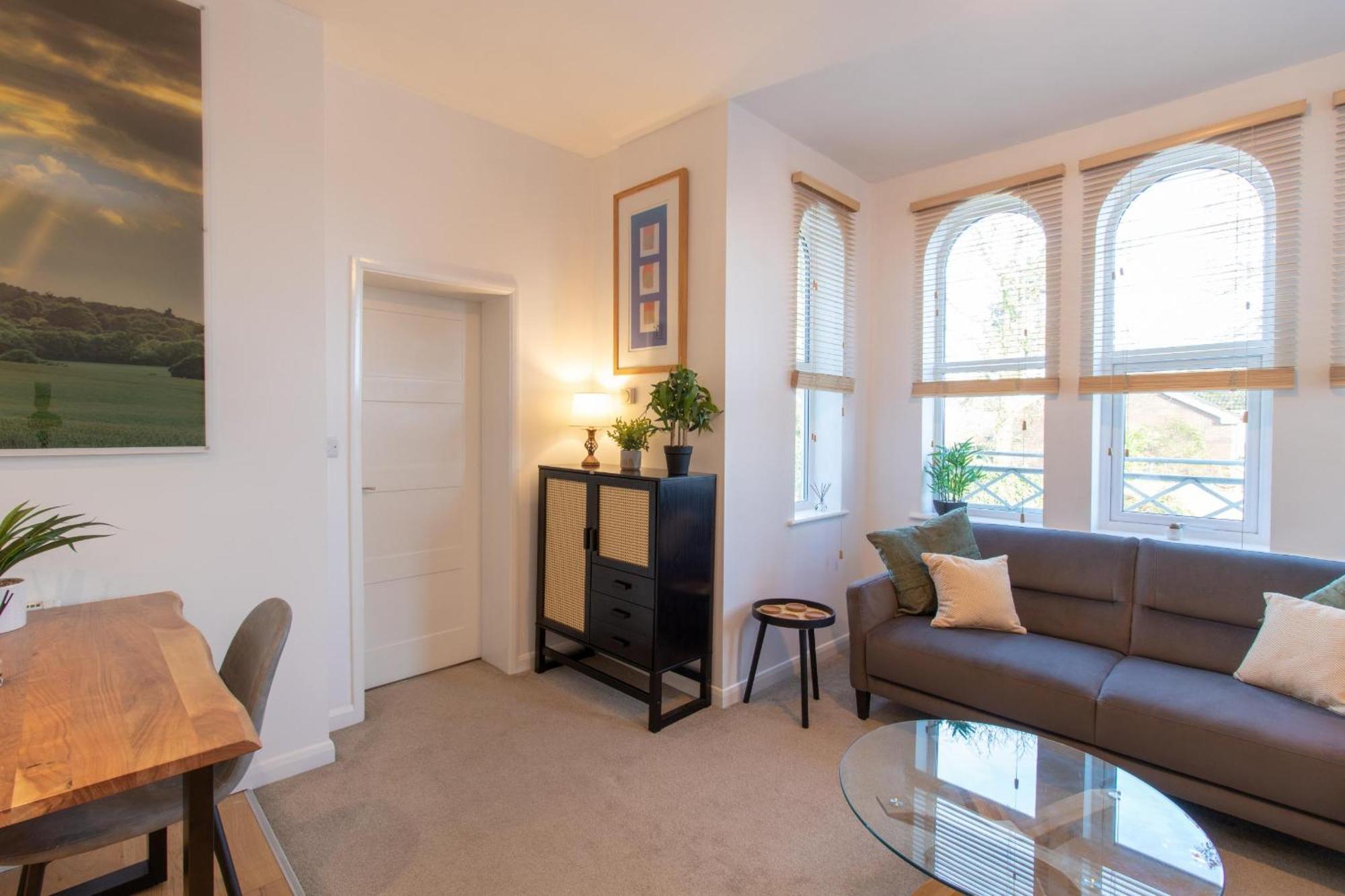 Crescent House Apartments Telford Room photo